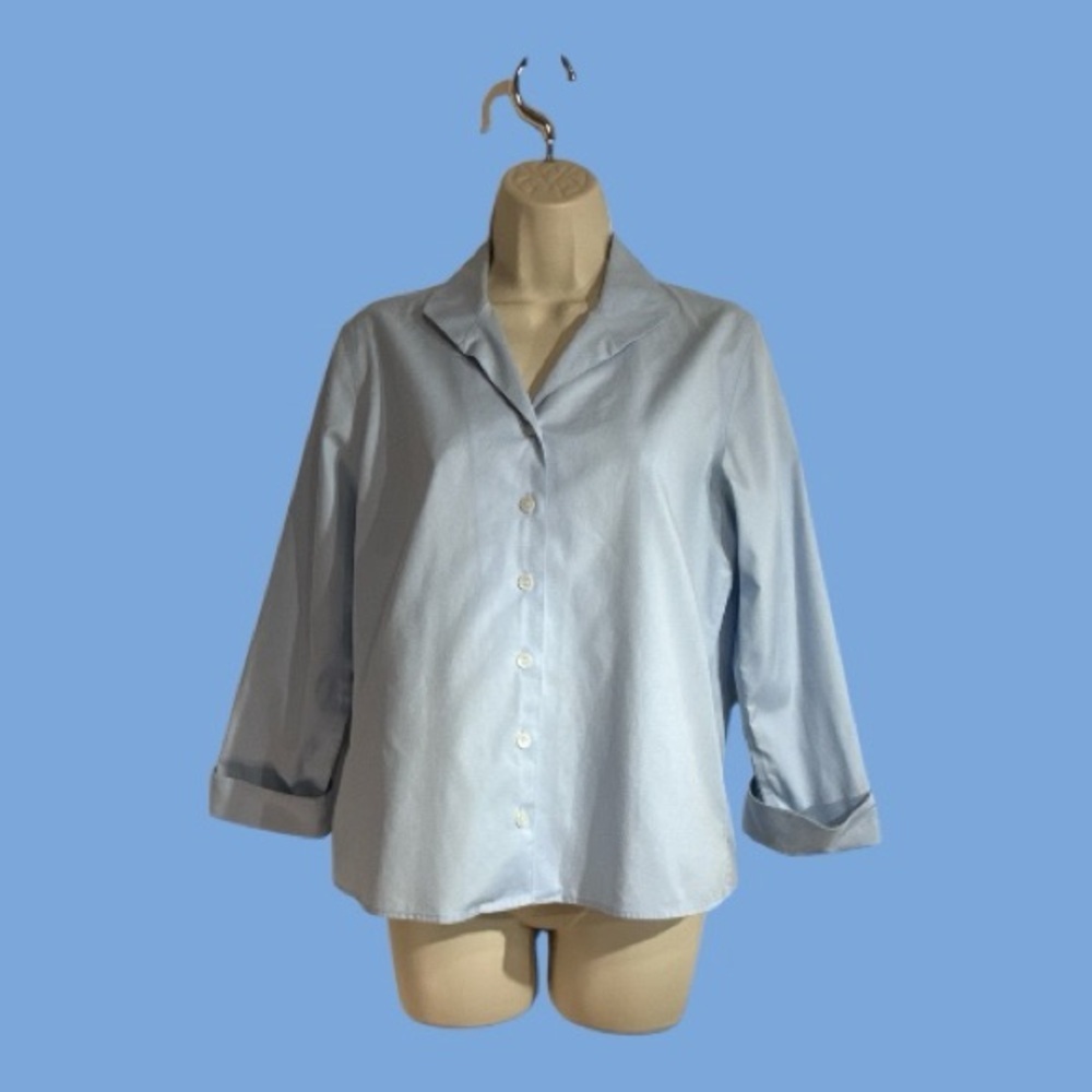 Talbots Wrinkle Resistant Sky Blue Career Blouse Cuffed Sleeves Size 4